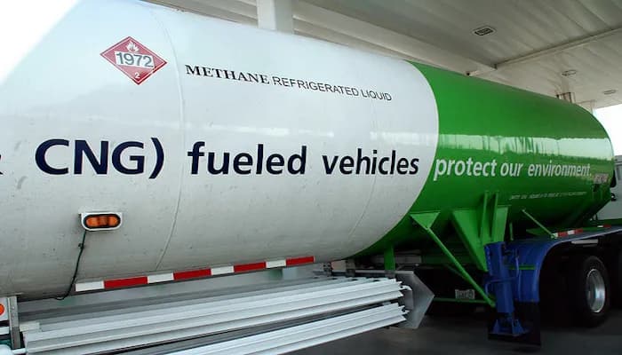 Nigerians Face Long Queues at Limited CNG Stations