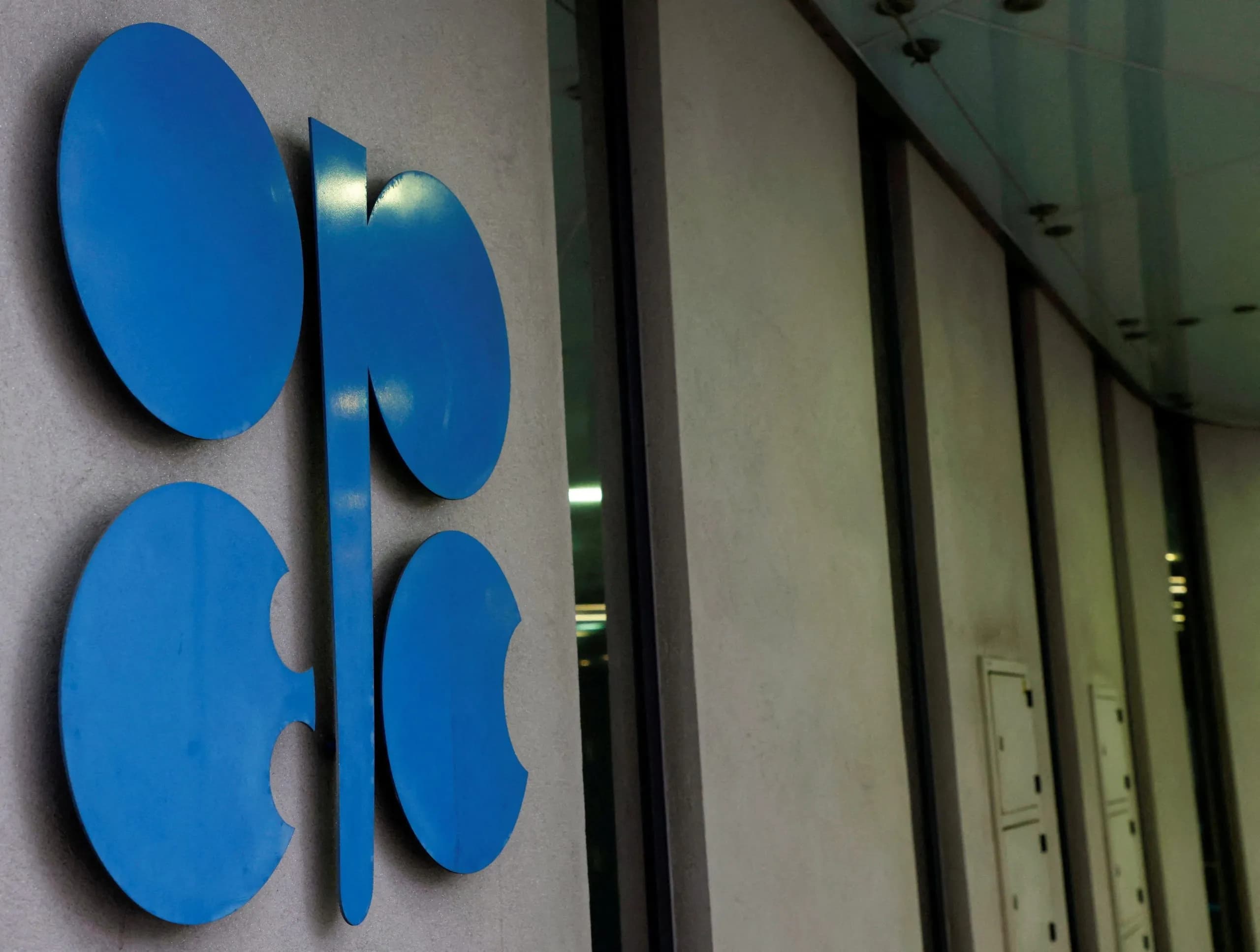 OPEC+ Overproducers Submit Updated Compensation Plans to June 2026