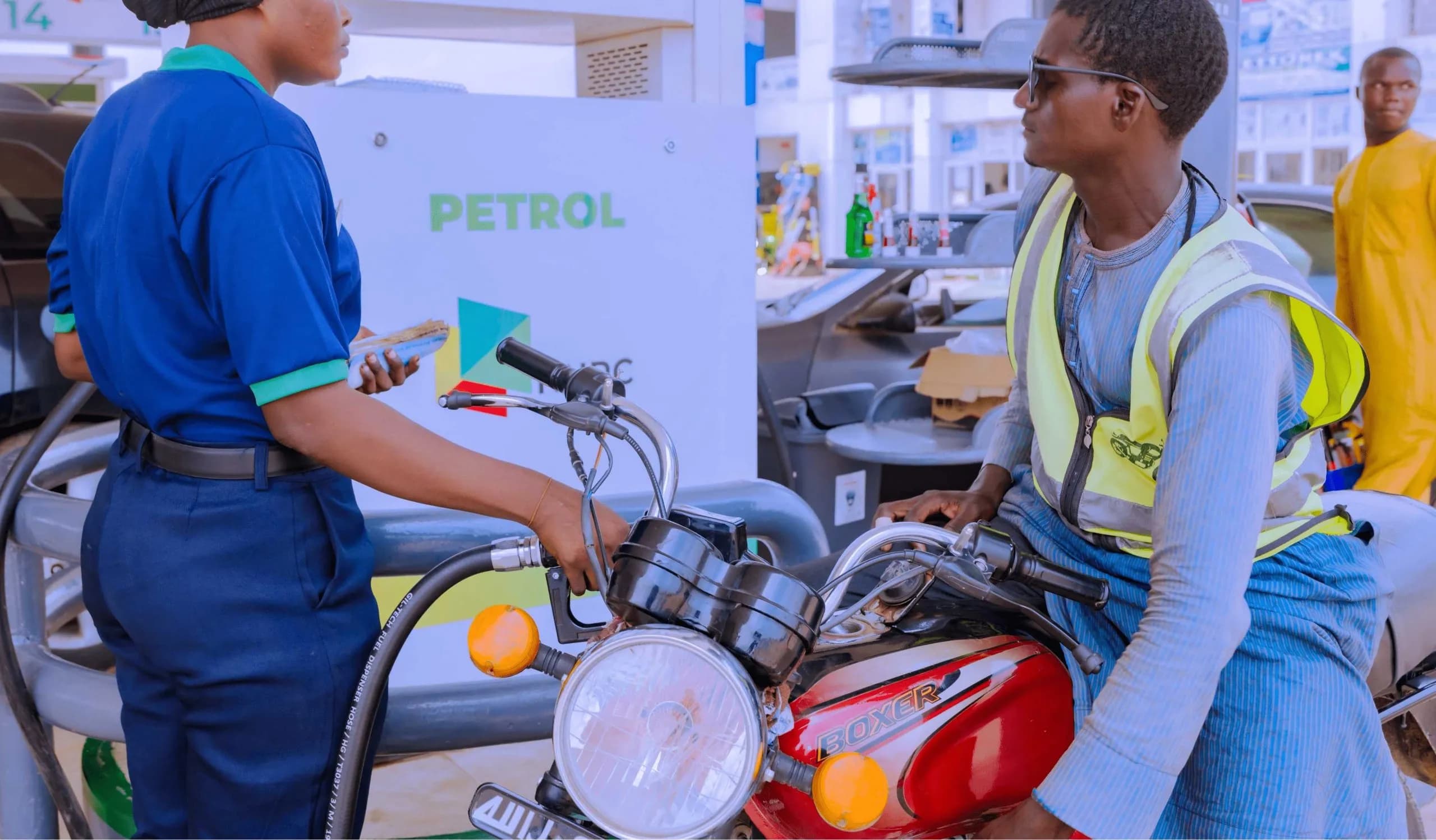 5 Ways to Spot Fraudulent Fuel Station Attendants