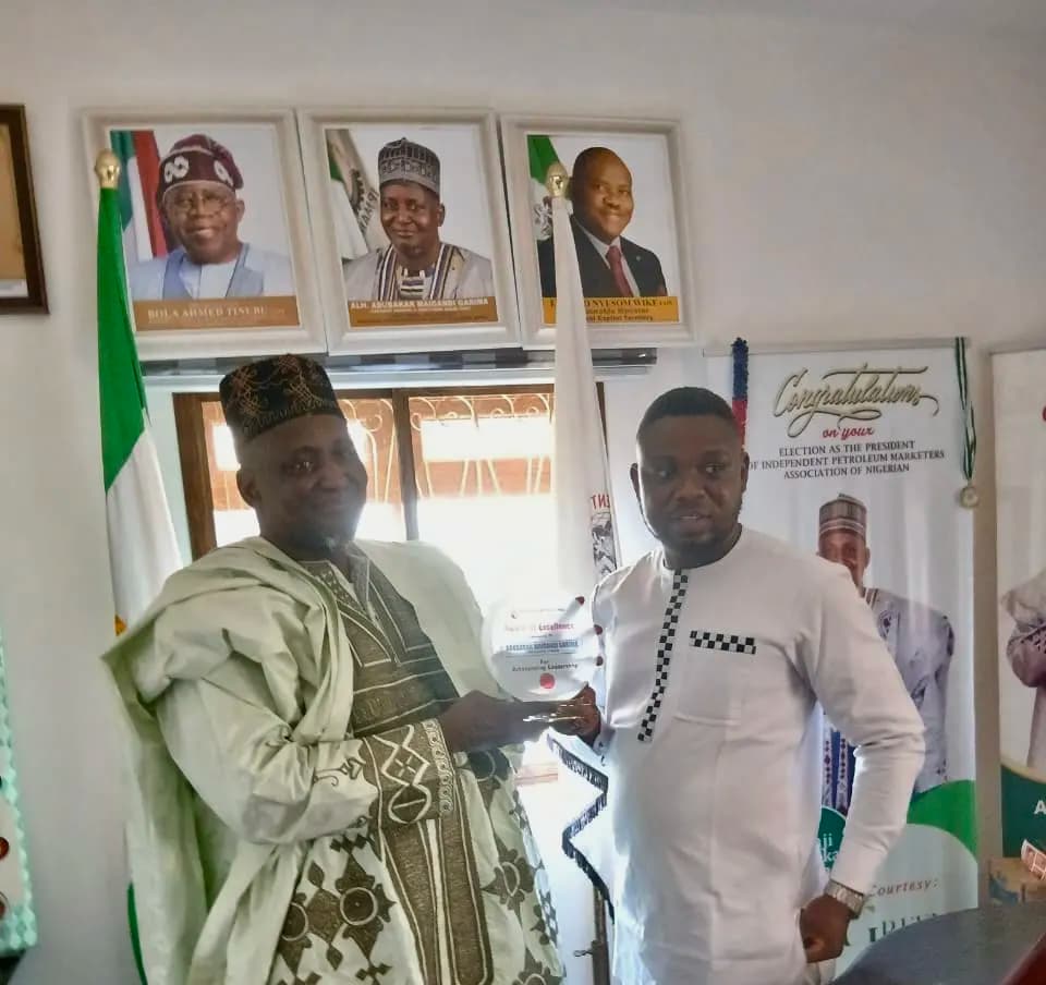 Petroleumprice.ng CEO Visits IPMAN President, Parties Agree on Partnership