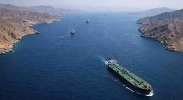 Oil Prices Fall as U.S. Navy Escorts Tankers Through Strait of Hormuz